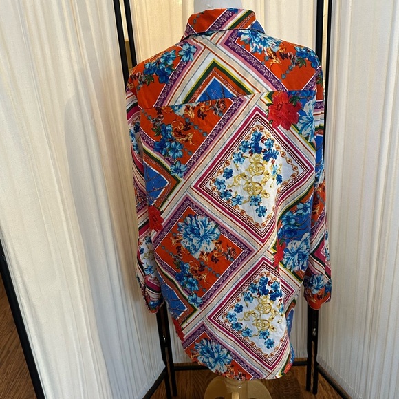 Colorful Floral Women's Blouse - Picture 2 of 3